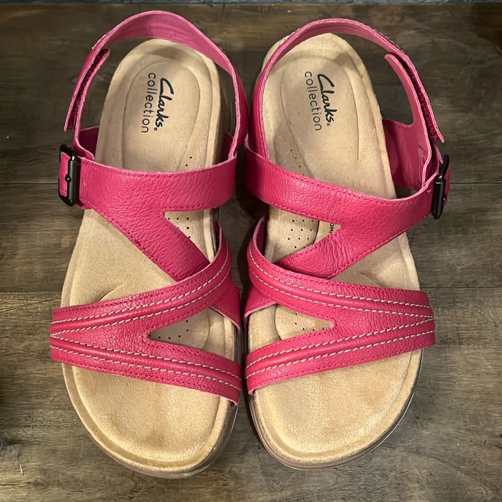 Clarks Collection sandals size 9W wide Pink comfort